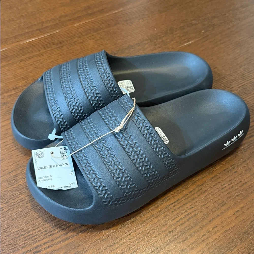 NWT Adidas Originals Adilette Ayoon W Slides - Picture 4 of 8